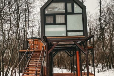 Дом 3-местный «Цветы сакуры» (на дереве)