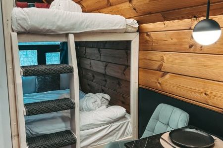 Дом 3-местный «Цветы сакуры» (на дереве)