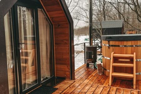 Дом 3-местный «Цветы сакуры» (на дереве)