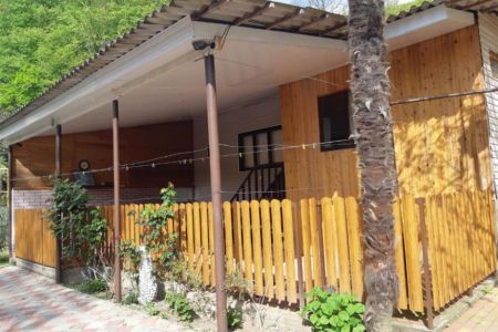 Фасад, территория