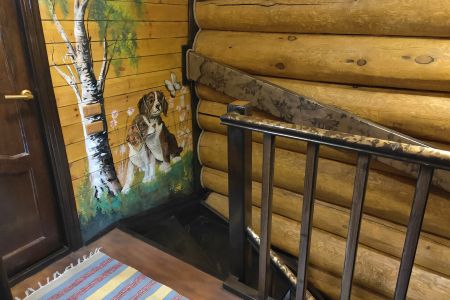 Коттедж 10-местный. Спальное место у лестницы