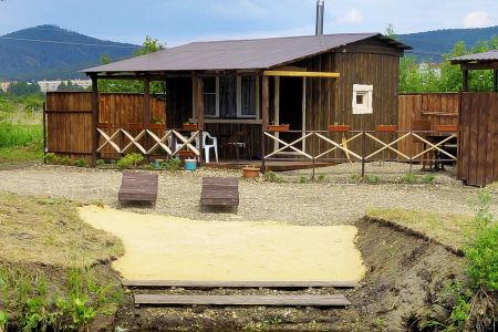 Коттедж 10-местный. Спальное место у лестницы