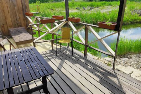 Коттедж 10-местный. Спальное место у лестницы