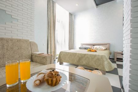 «Art House Hotel» / «Арт Хаус» отель