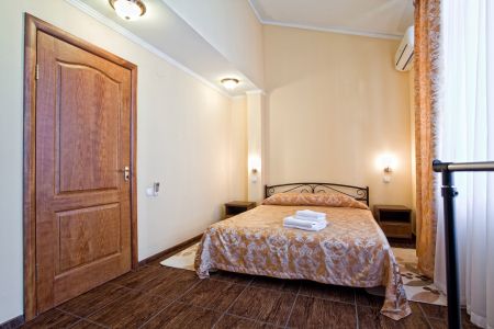 Полулюкс 4-местный (2-комнатный или 2-уровневый)