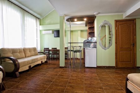 Полулюкс 4-местный (2-комнатный или 2-уровневый)