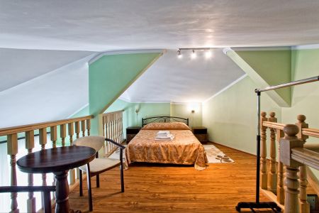 Полулюкс 4-местный (2-комнатный или 2-уровневый)