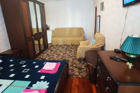 Стандартный 3-местный (с 2-спальной и 1-спальной кроватями)