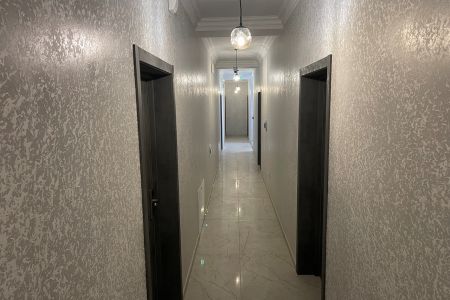 Фасад с бассейном