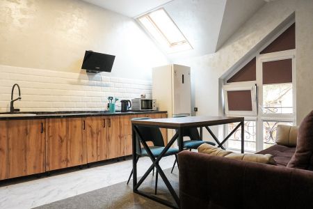 Апартаменты 4-местный 1-комнатный (с балконом)