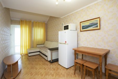 Стандартный 4-местный 2-комнатный (с видом на горы и боковым видом на море)