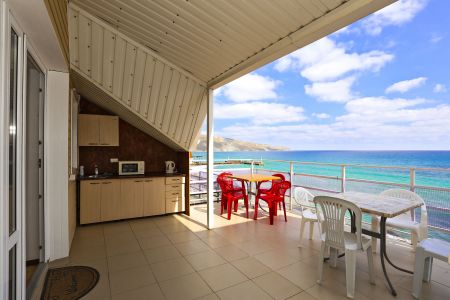 Стандартный 4-местный 2-комнатный (с видом на горы и боковым видом на море)