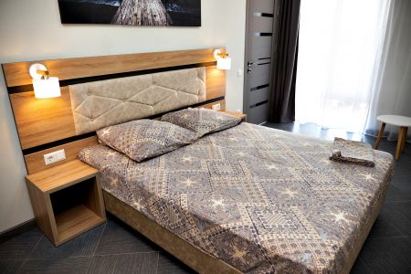 Стандартный 4-местный 2-комнатный (с видом на горы и боковым видом на море)