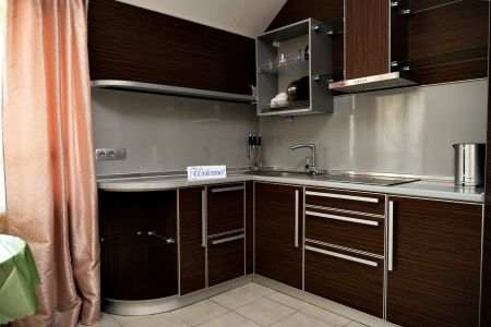 Стандартный 4-местный 2-комнатный (с видом на горы и боковым видом на море)