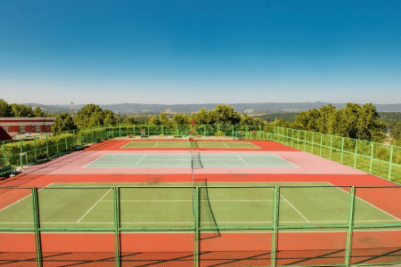 Теннисный корт