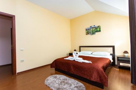 Апартаменты 4-местный 3-этажный (с 2 спальнями)