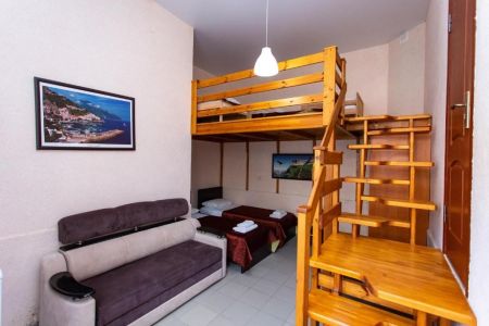 Апартаменты 4-местный 3-этажный (с 2 спальнями)