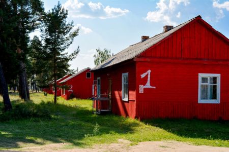 Домики, территория