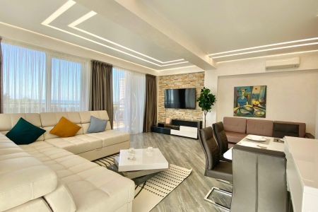 Делюкс 6-местный 2-комнатный (вид на море,0646)