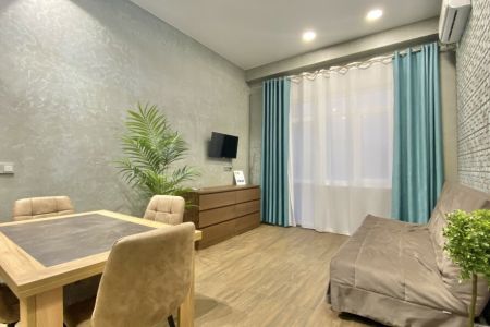 Апартаменты 4-местный 2-комнатный (с балконом, 0101)