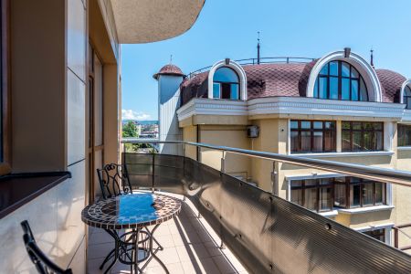 Апартаменты 6-местный 3-комнатный (с балконом, 0015)