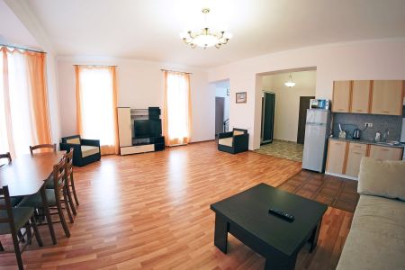 Коттедж 6-местный Бизнес (2 спальни)