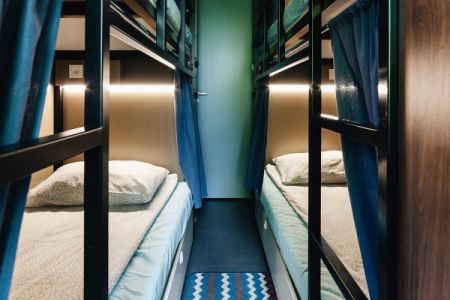 Место 2-местный