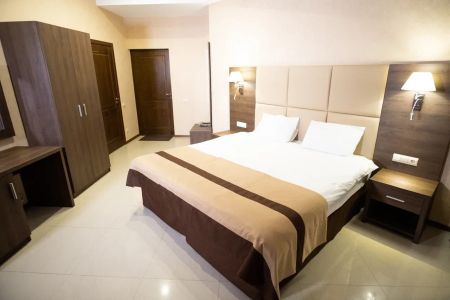 Коттедж 5-местный 2-уровневый (с камином)