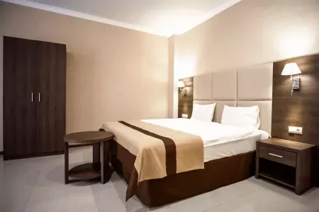 Коттедж 5-местный 2-уровневый (с камином)