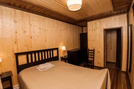 Коттедж 2-местный (с камином и кухней)