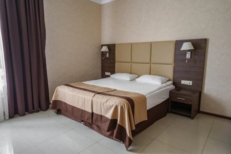 Коттедж 5-местный 2-уровневый (с камином)