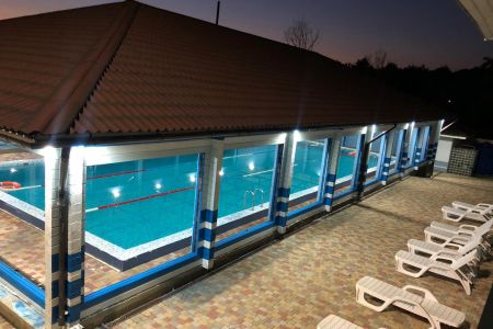 Крытый бассейн