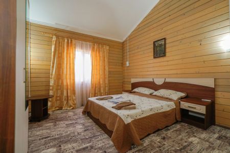 Коттедж 7-местный 2-комнатный (№4)