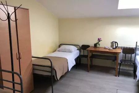 Место в 4-местном мужском номере с подселением (односпальные)