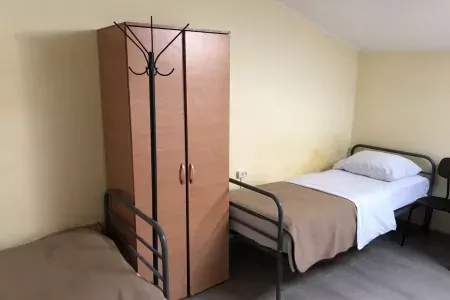 Место в 4-местном мужском номере с подселением (односпальные)