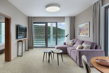 Люкс Гранд 2-местный 2-комнатный (озеро)