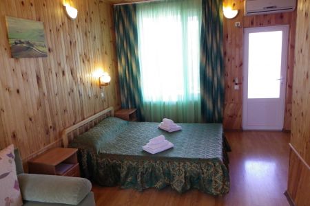 Люкс 4-местный 1-комнатный