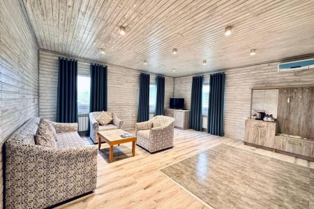 Deluxe 4-местный (с балконом)