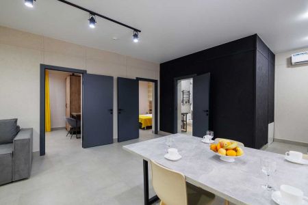 Люкс 4-местный 2-комнатный (с бассейном и кухней)