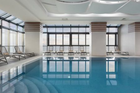 Крытый бассейн