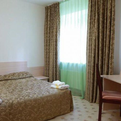 Гостиница "Снежный барс", п. Домбай