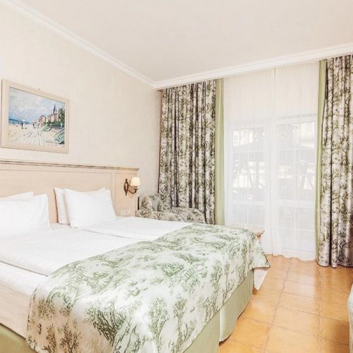 *Отель "Alean Family Doville" / "Алеан Фэмили Довиль"