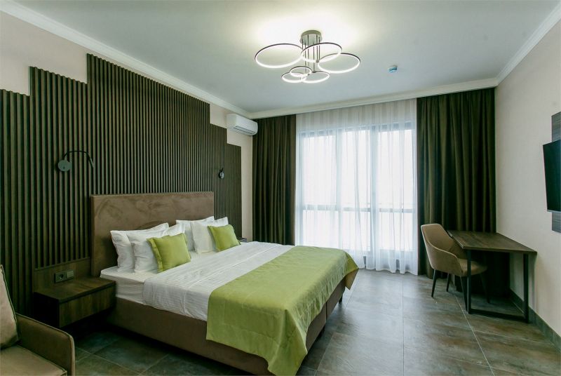 Люкс 3-местный 2-комнатный (с балконом, вид на море)