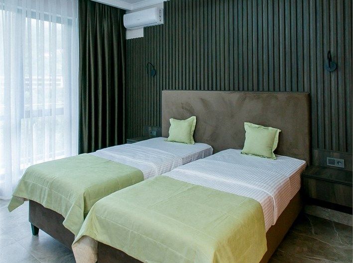 Комфорт 2-местный (TWIN с балконом, вид на парк)