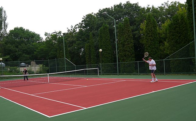 Теннисный корт