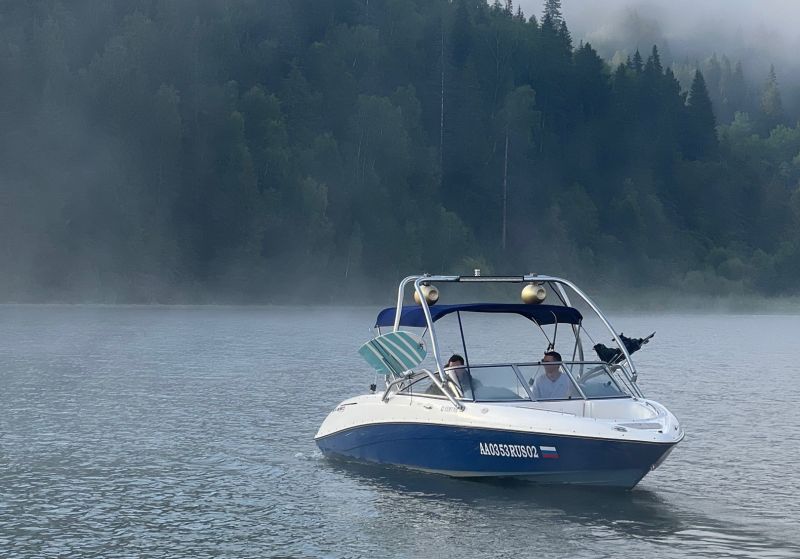 Катание на катере