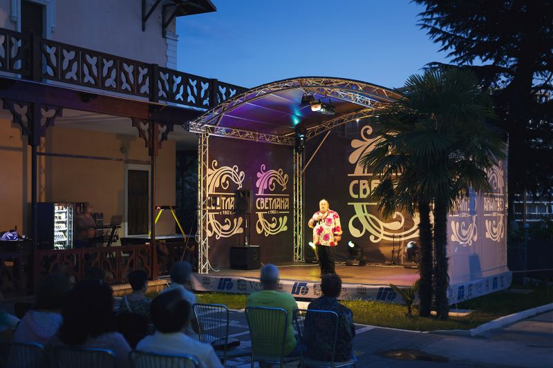 Выступления приглашенных артистов