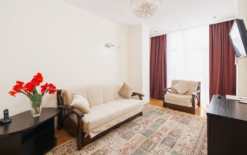 Интерьер номера Полулюкс