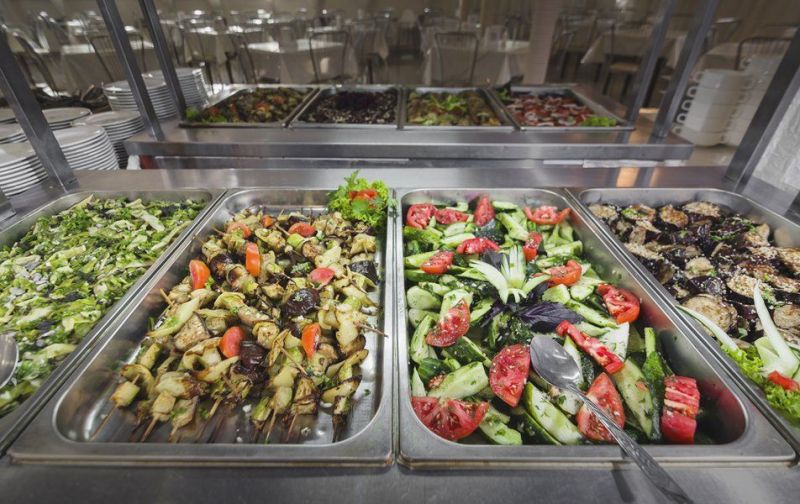 Питание 3-разовое, шведский стол