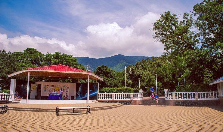 Территория пансионата